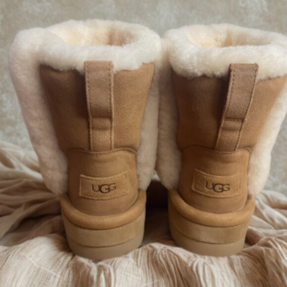 NEW UGG Classic Chillapeak Shearling Platform Boots — Women’s Size 9 - Picture 11 of 16